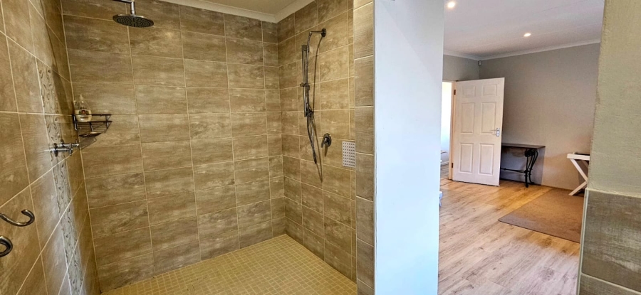 6 Bedroom Property for Sale in Franskraal Western Cape